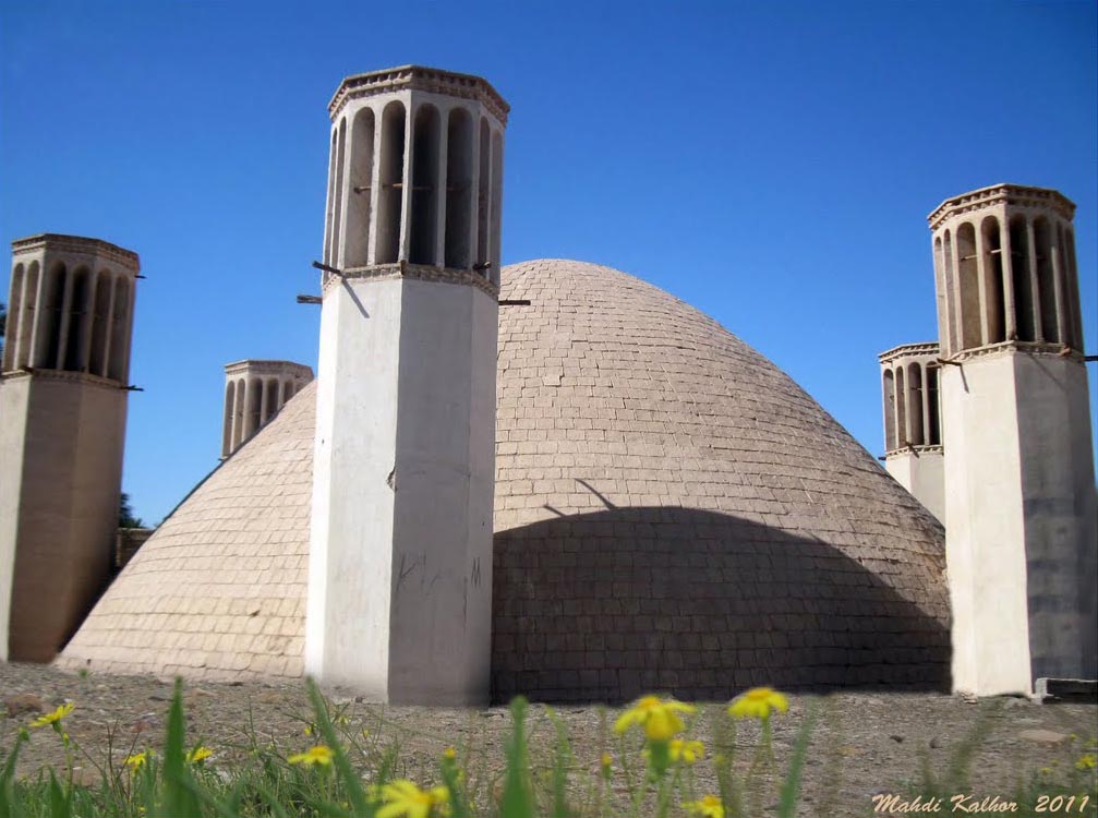 آب‌انبار با بادگیرهای شهداد